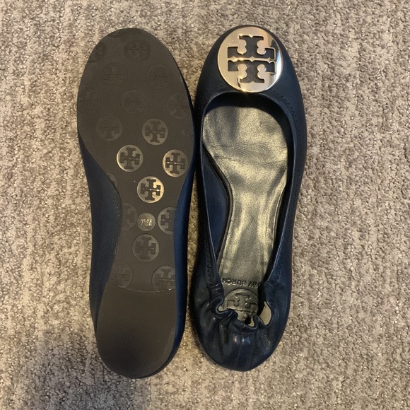 Tory Burch, leather flats - Picture 2 of 2